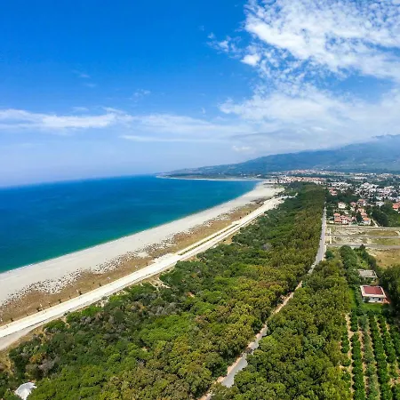 Pineta Mare لاميزيا تيرمي