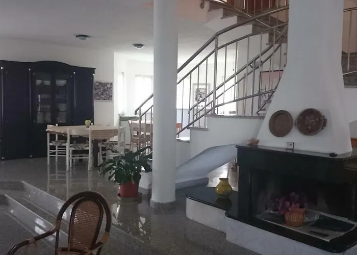 לינה וארוחת בוקר Pineta Mare 3*