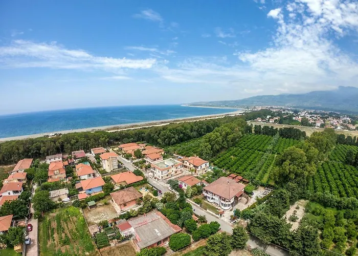 לינה וארוחת בוקר Pineta Mare 3*